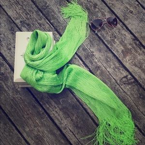 Sparkling green scarf